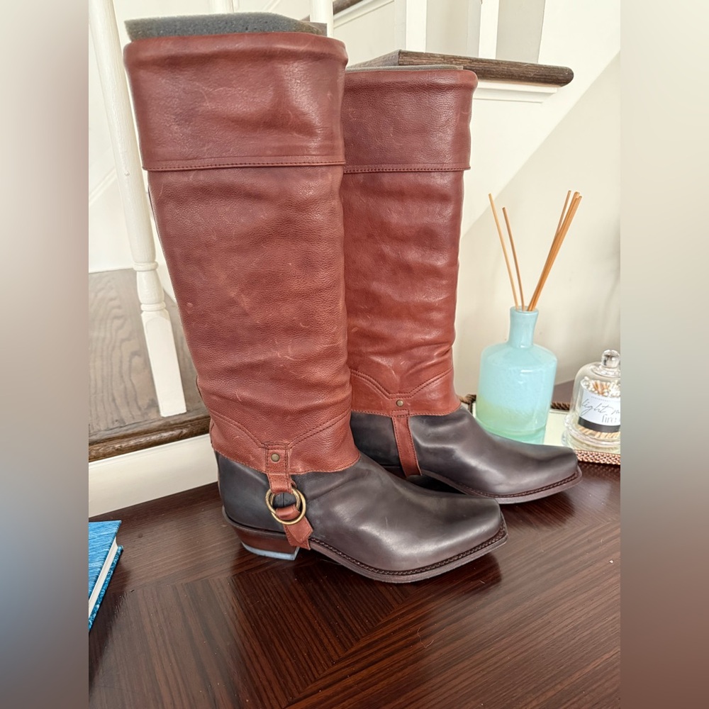 Vintage juicy couture two toned leather boots.